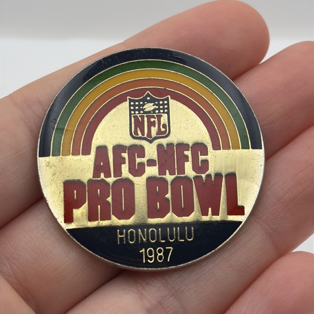 1987 NFL Football Pro Bowl Hawaii All-Star Game AFC NFC Honolulu Lapel Hat Pin